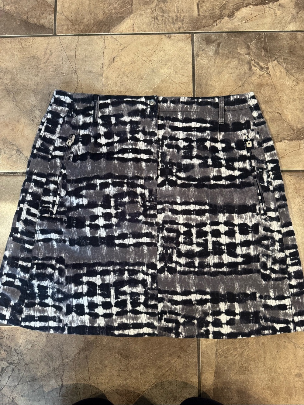 jamie sadock Black and White Abstract golf or tennis skirt
